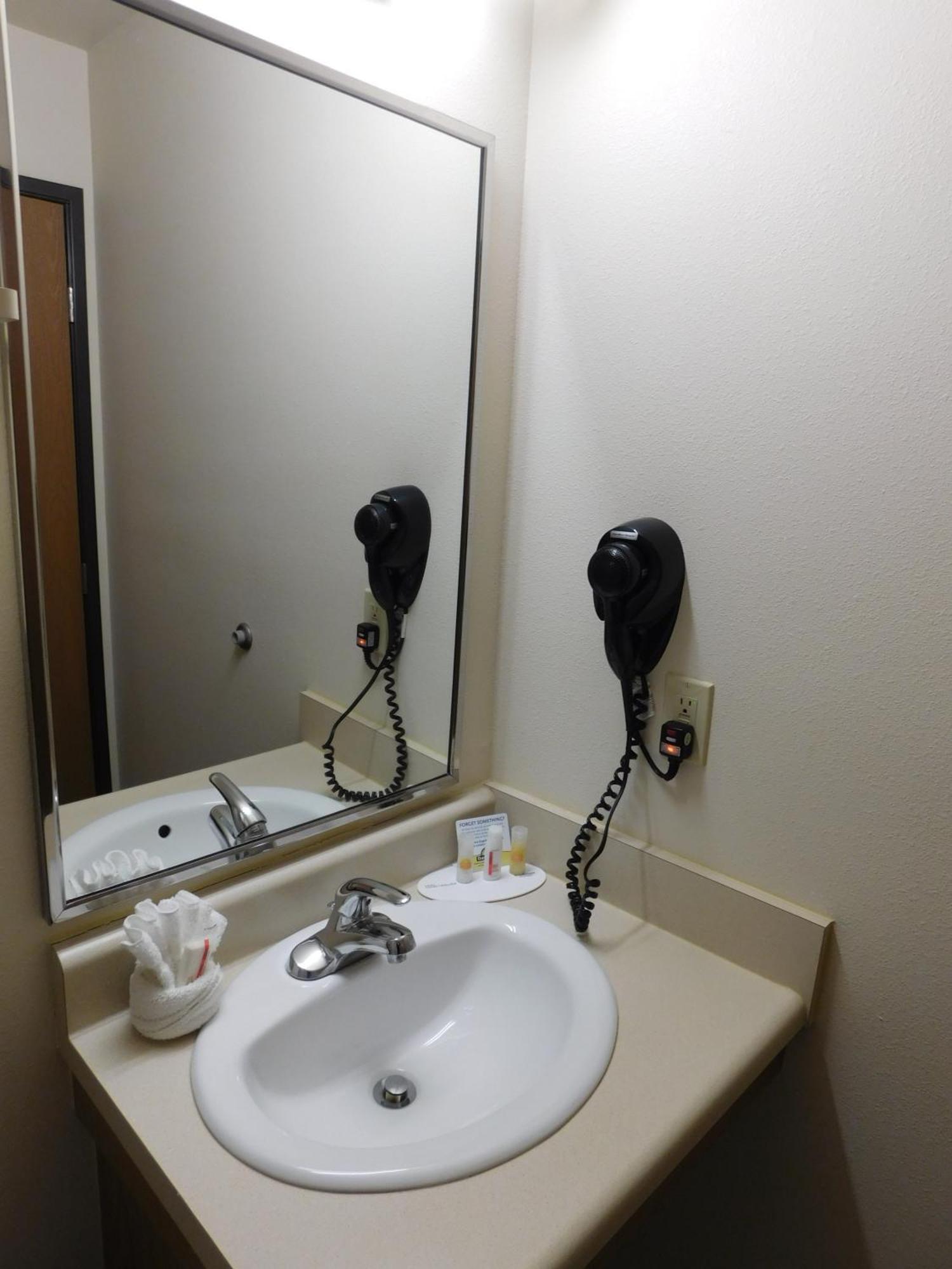 Days Inn & Suites By Wyndham Rochester South Kamer foto
