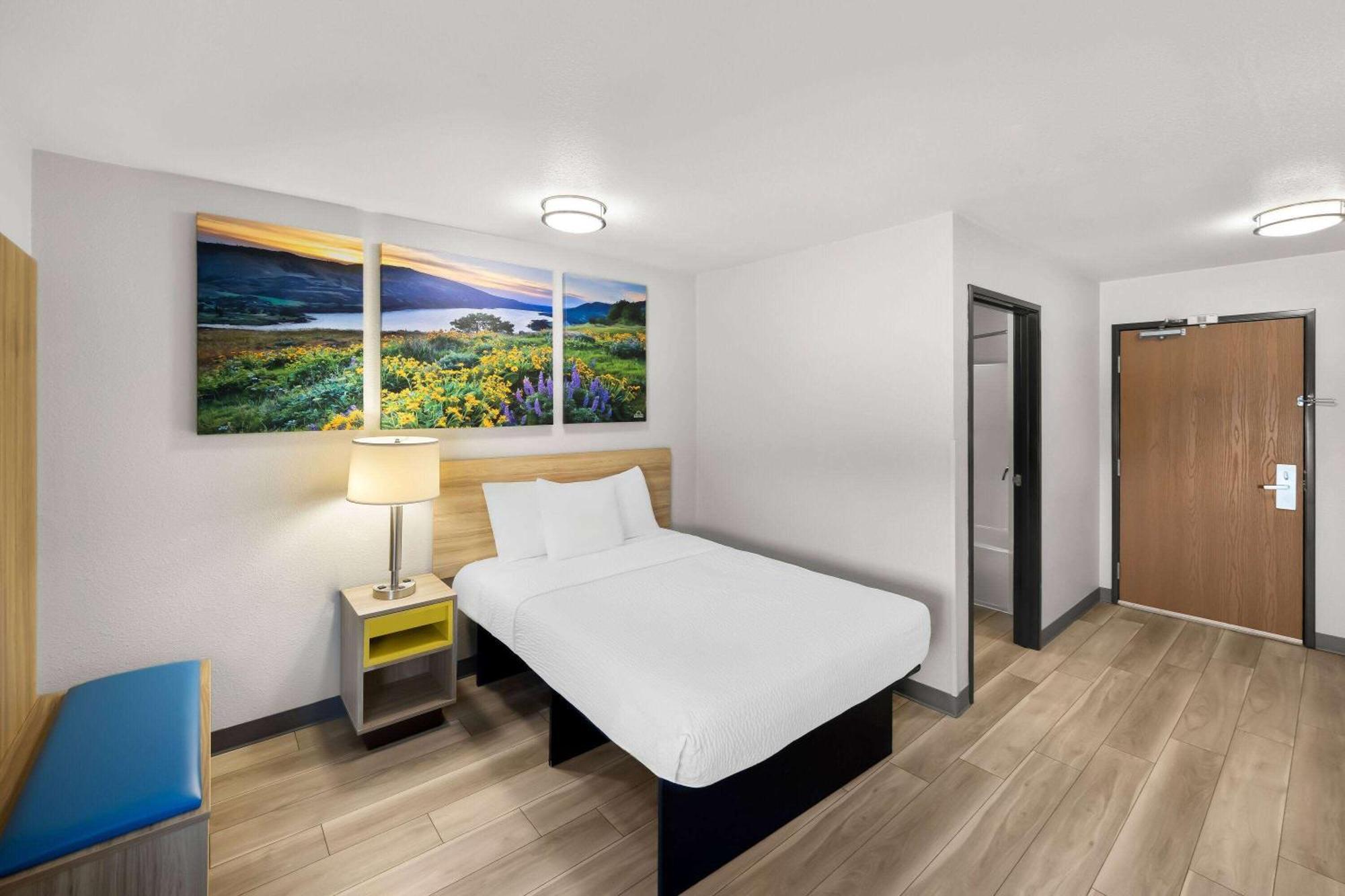 Days Inn & Suites By Wyndham Rochester South Buitenkant foto