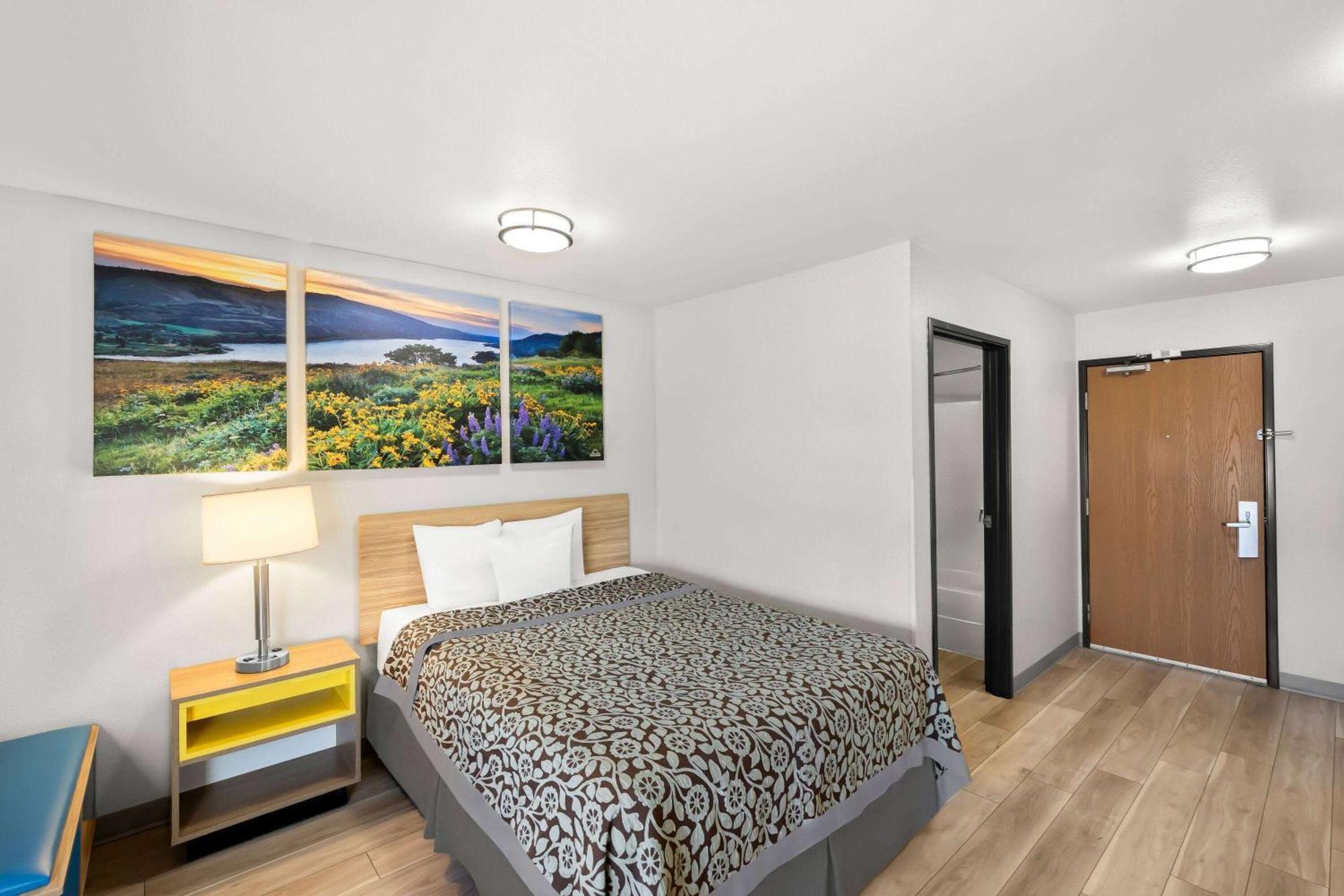 Days Inn & Suites By Wyndham Rochester South Buitenkant foto
