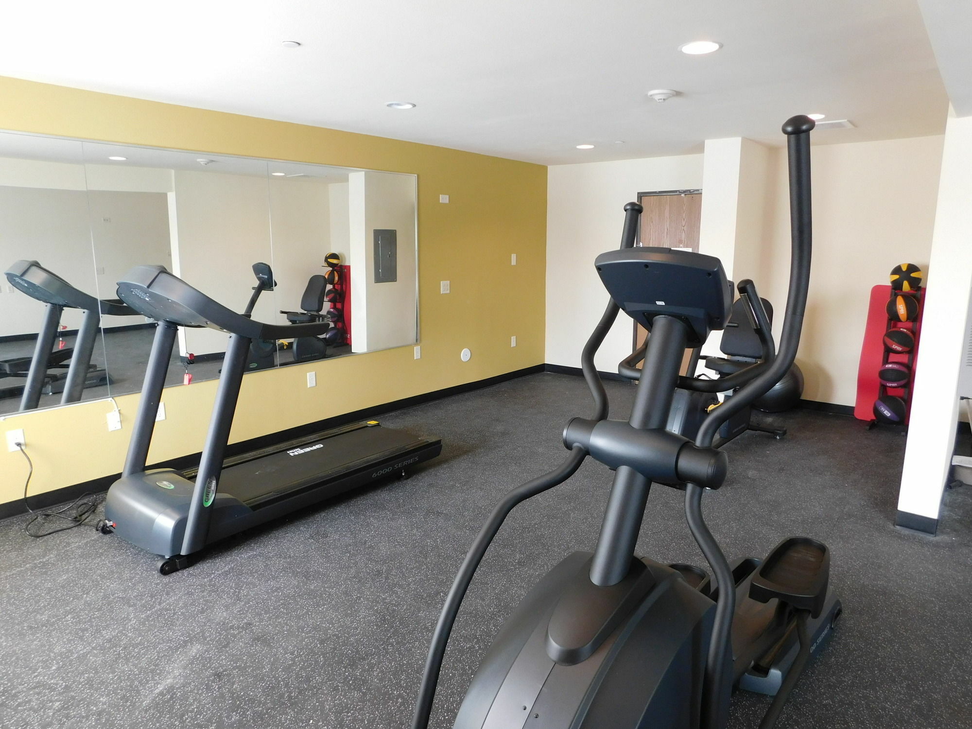 Days Inn & Suites By Wyndham Rochester South Buitenkant foto
