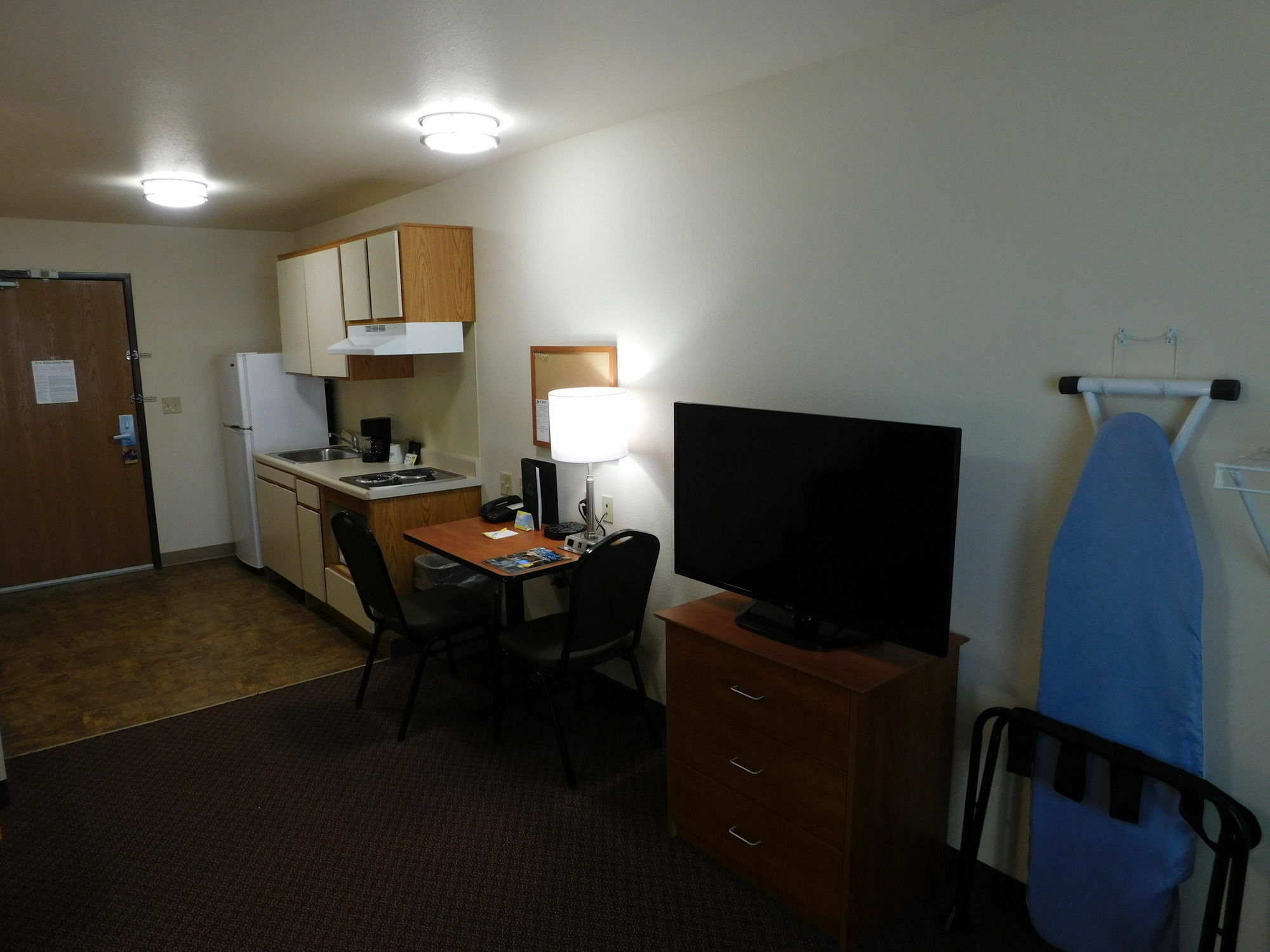 Days Inn & Suites By Wyndham Rochester South Buitenkant foto