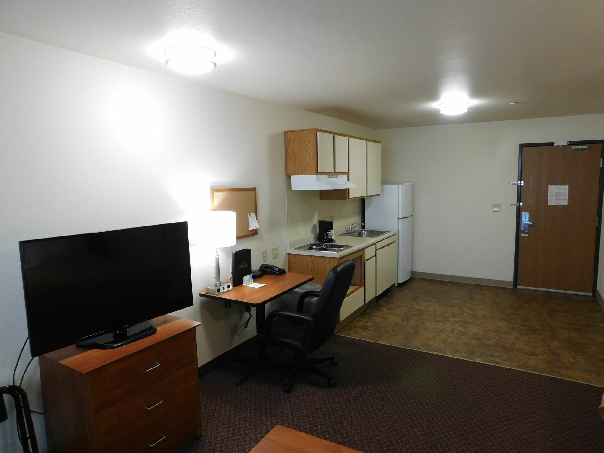 Days Inn & Suites By Wyndham Rochester South Buitenkant foto